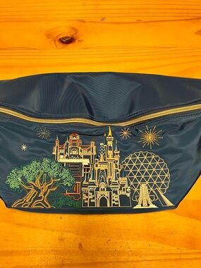 Disney World Belt Bag Fanny Pack Navy and  Gold Embroidered New with Tags